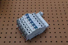 1489-amcl106 Allen-bradley 1489-m1d150 Contactor Lot Of 6 With Busbar