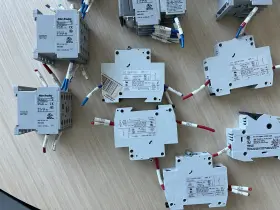 1492-sp1c030 Allen-bradley Set Of Controller Parts 700-k31z Relays 16 More #3