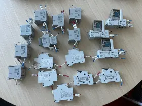 1492-sp1c030 Allen-bradley Set Of Controller Parts 700-k31z Relays 16 More