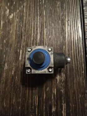 40146-017-63 Allen-bradley Operator Head #2