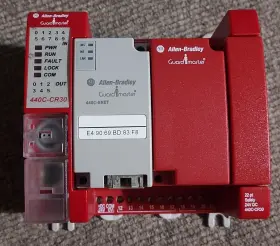 440c-cr30-22bbb-c2f6r0t9 Allen Bradley 440c-cr30-22bbb 440c-enet Guardmaster Safety Relay Cr30