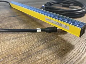 445l-t4c0300fp Allen Bradley 445lt4c0300fp Safety Light Curtain Transmitter #3