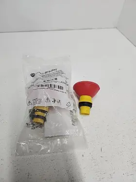 800fp-lmt64 Allen Bradley Push Button 2pcs Nos