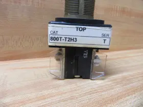 800t-t2h3 Allen-bradley 800tt2h3 Toggle Switch Chipped Handle #2