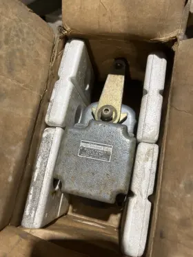 801-ash26x Allen-bradley 801ash26x Roller Lever Limit Switch 2no 2nc Bulletin 801