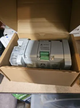Allen-bradley 884951711686 2080-lc50-24qwb Programmable Logic Controller