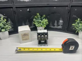 Acc533u10 Arrow Hart New- 3 Pole 24vac 50/60hz Magnetic Contactor