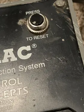 Cp-15 Control Concepts Islatrac Computer Power Center 15.0 A 120v Works Tested #3