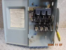 Gh422n Crouse-hinds Hind 60a 60 Amp Fusible Safety Disconnect Switch #3