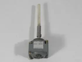 E50dw2 Cutler-hammer Limit Switch Wobble Operating Head With Rod Used