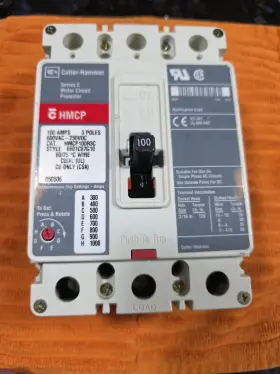 Hmcp100r3c Cutler-hammer 100 Amp 3 Pole 600 Vac/250 Vdc Series C Circuit Breaker