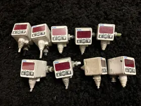 Ise40a-c6-r Dboo2023 Lot Of 9 - Smc Ise40 Digital Pressure Gauge Quality Assurance