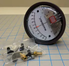 165712-00 Dwyer Instruments Lot Of 6 / Magnehelic Differential Pressure Gage 5-0-5 Inst
