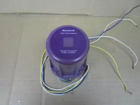 C7061a1012 Honeywell C7061 Flame Detector 120vac R7861