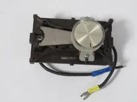 T498a1786 Honeywell Thermostat Without Cover 120-240vac Rust/cos Wear Used
