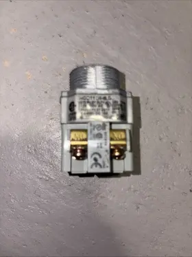 Abd110n-b Idec Abd110nb Push Button Switch 600v 1no No Cap/missing Hardware Used