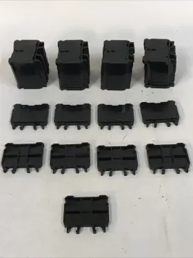 Bne50w Idec Lot Of 49 Terminals End Plate 600v Max
