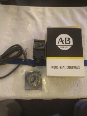 Knox030014655-42gtu-9002 Industrial Mro Brand New In Box Allen Bradley 42gtu-9002 Ser. A 70-264vac/dc 1a Photo Switch