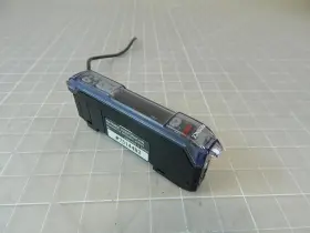 T100208 Keyence Fsv32 Fs-v32 Digital Fiber Sensor