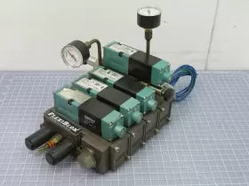 225-285b Numatics 225285b Lot Of 4 Solenoid Valves W Flexblok Manifold Block T185325