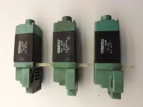 225-344b Numatics 225344b Lot Of 3 Solenoid Valve T36318