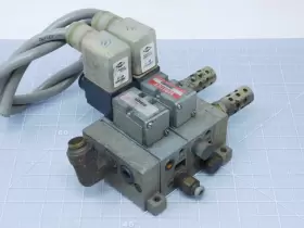 226-714b Numatics 226714b Lot Of 2 Valve Assy With Manifold. 24 Vdc 6 Watts T125843
