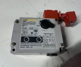 D4bl-2cra Omron D4bl2cra Guard Lock Safety-door Switch Used