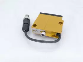 E3s-ls10xb4 Omron Sensor #2