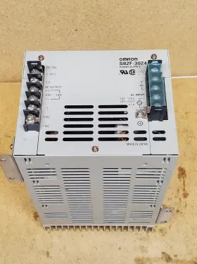 S82f-3024 Omron Power Supply 24vdc 14a