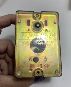 T13664 Philips Aw Haydon Amer Controls Interrupter Motor 10 Vac 3w 60hz P415 Vtg