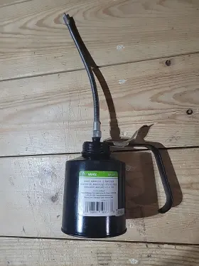 50-337 Plews Lubrimatic 1 Pint Hand Oiler With 9 Inch Flex Spout Gently Used