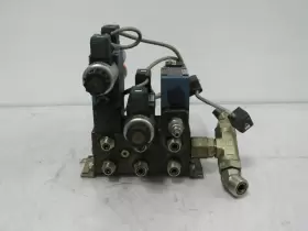 4we6ea60eg24n9k4 Rexroth 4we6ea60/eg24n9k4 Bm-1744-3-6 Hydraulic Valve Assembly T186792 #2