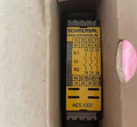 Aes1337-24v Schmersal New Safety Relay