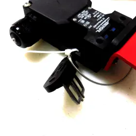Az16-03zvrk-m20 Schmersal Az1603zvrkm20 Lot Of 2 Safety-rated Interlock Switches With Keys #2