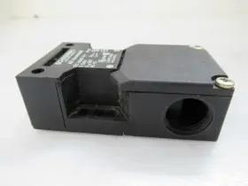 Az-16-zvrk-m20 Schmersal Az16zvrkm20 Safety Interlock Switch #3