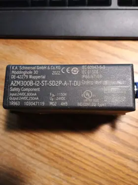 Azm300b-i2-st-sd2p-a-t-du Schmersal Switch #2