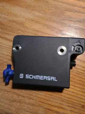 Azm300b-i2-st-sd2p-a-t-du Schmersal Switch #3