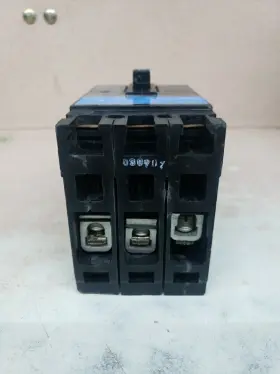 Ed43b040 Siemens Ite Sentron Series Circuit Breaker Type Ed4 40a 3p Blurry# #2
