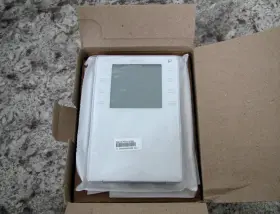 Qmx3.p74-1wsb Siemens S55624-h115 New Lcd Room Temperature / Rh Co2 Sensor