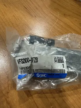 Vfs2100-3fzb-02t Smc Lot Of 2 In Opened Wrapping With Screws
