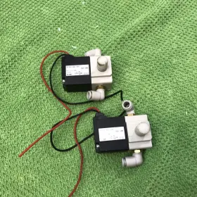 Vt307-5g1-01-f Smc Lot Of 2 Valves Model 24v #2