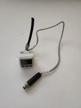 Zse30a-01-p Smc Pressure Switch With Mount Clip - Free Shipping #2 Zse30a-01-p Smc Pressure Switch With Mount Clip - Free Shipping #2