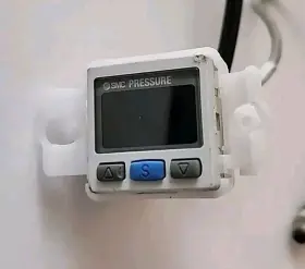 Zse30a-01-p Smc Pressure Switch With Mount Clip - Free Shipping Zse30a-01-p Smc Pressure Switch With Mount Clip - Free Shipping