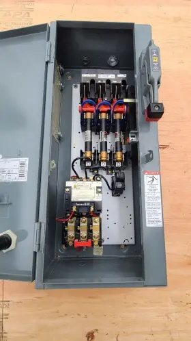 8538sbg13v02s Square D Ser. Combination Starter Disconnect/breaker 30 A #2