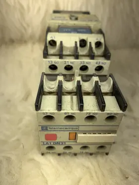 La1dn31 Telemecanique La4db1b With 24v Used