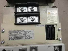 Cimr-m5a20220-xxxx Yaskawa Invertor Vs-626m5. 22kw #3