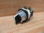 Allen Bradley 800T-J2KD7B Selector Switch 800TJ2KD7B W/(2) 800T-XA. Fixed Price $93.44.