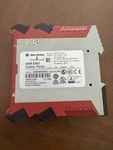 Allen-bradley 440R-EM4R2D Safety Relay Series. Fixed Price $349.99.