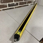 Banner SLSR30-900Q8 Ez-screen Light Curtain Receiver!. Fixed Price $92.40.
