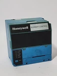 Honeywell RM7895 C 1020 With Ultraviolet Amplifier. Fixed Price $168.29.